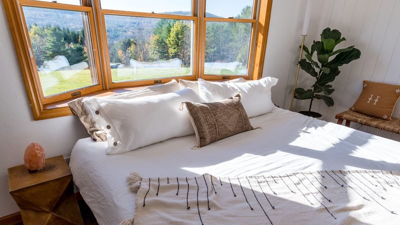 Best Humidifiers for Bedrooms (2026): Quiet, Evaporative, Smart & Budget Picks